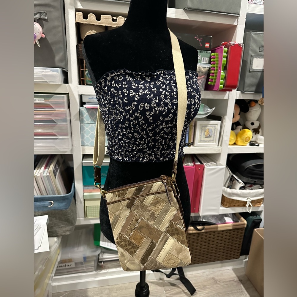 Coach Tan Crossbody Bag Elegant Design